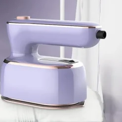 Mini Håndholdt Steamer Strygejern med Drejeligt Håndtag Tør Våd Brug Letvægts Bærbar Beklædningsdamper Strygemaskine purple EU Plug