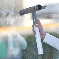 Rengøringsskraber med indbygget sprayflaske - Grå Blue